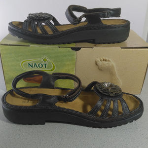 Naot Lilia Black Sandal